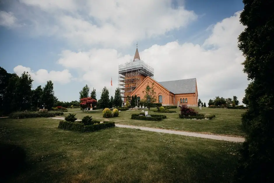 VI etap zagospodarowania otoczenia kościoła w Słonowicach – gmina ogłasza ofertę