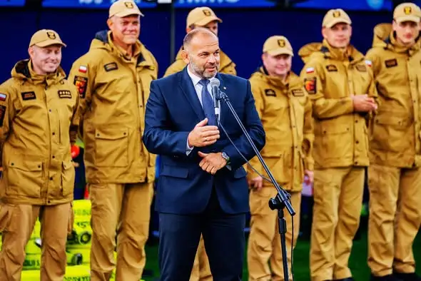 XIII Powiatowe Zawody Sportowo-Pożarnicze w Warcie: Rywalizacja i Sukcesy Drużyn OSP