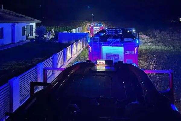 Pożar budynku gospodarczego w Męckiej Woli – interweniowały trzy zastępy straży