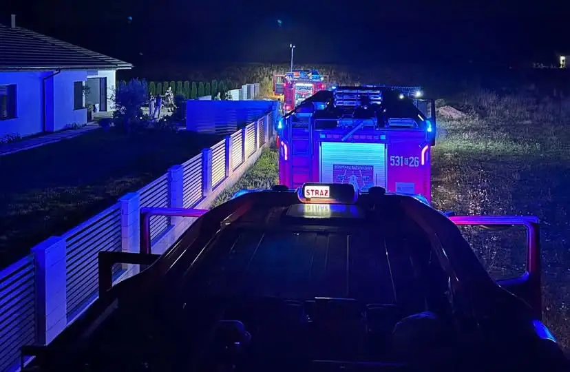 Pożar budynku gospodarczego w Męckiej Woli – interweniowały trzy zastępy straży