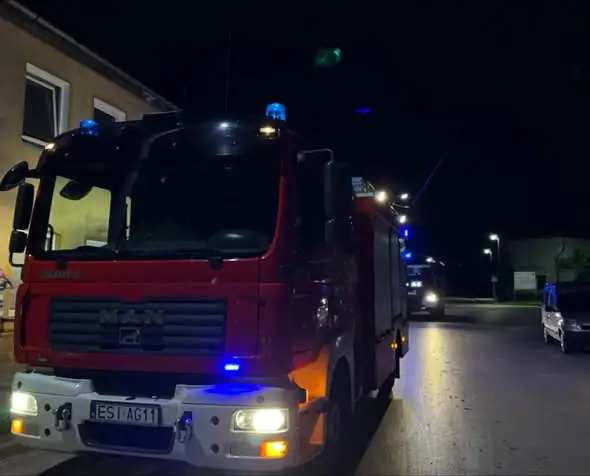 Interwencja chemiczna w Warcie: strażacy z Sieradza i OSP Warta w akcji