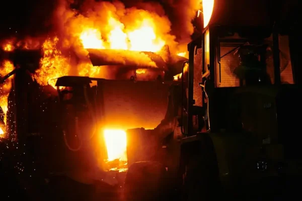 Pożar prasy rolniczej w Godynicach – szybka akcja strażaków