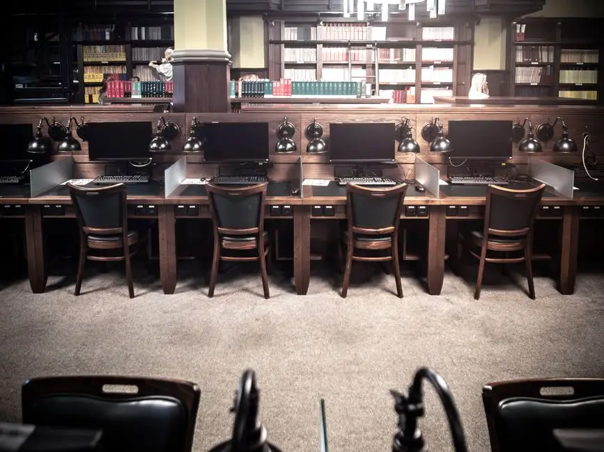Gminna Biblioteka w Burzeninie z grantem na nowe komputery