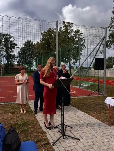 Nowe boisko w Goszczanowie otwarte na rozpoczęcie roku szkolnego