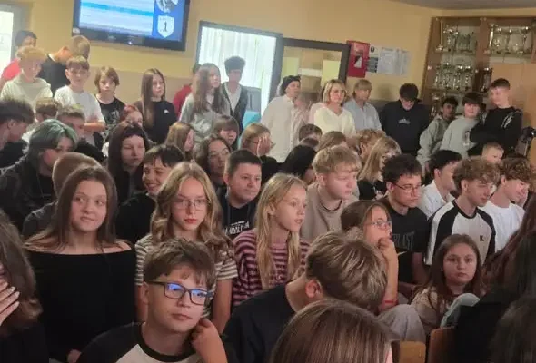 Narodowe Czytanie w Szkole Podstawowej nr 1 w Sieradzu – uczniowie odczytali „Dziady”