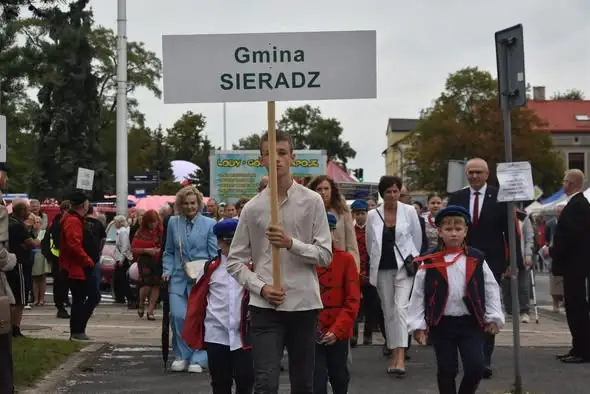 XIV Sieradzki Jarmark Powiatowy za nami – gmina Sieradz z dożynkowym akcentem