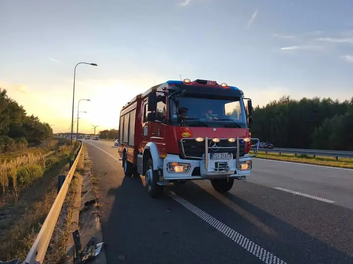 Kolizja na S8 pod Sieradzem – interweniowały służby